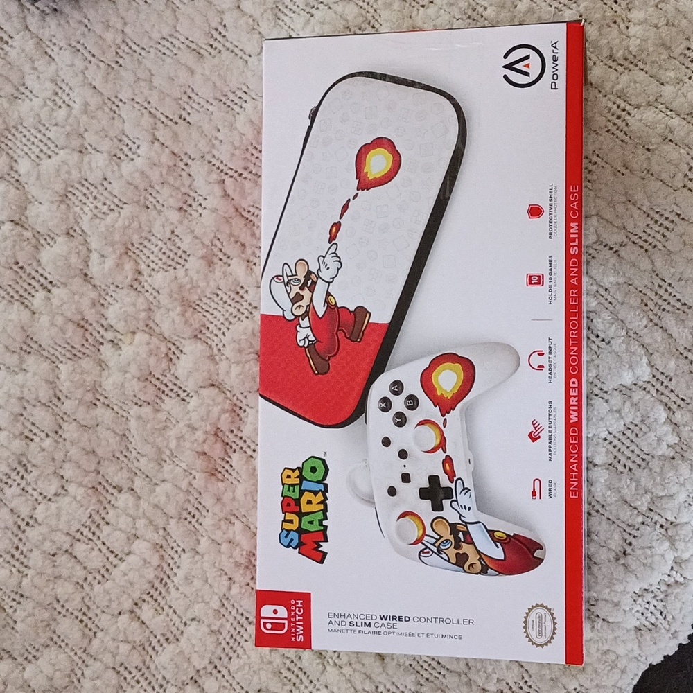 Super Mario combo controller & case NIB - Picture 3 of 5